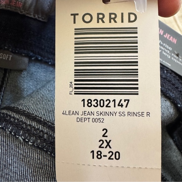 NWT Torrid Lean Super Soft Pull On Dark Wash Jeggings Size 2/US 2X (18-20) - Picture 6 of 8